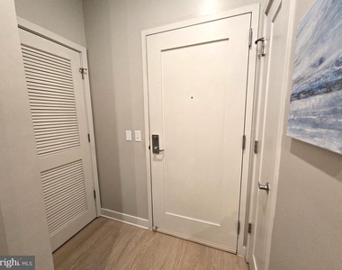 1320 Fenwick Lane - Photo Thumbnail 18