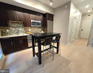 1320 Fenwick Lane - Photo Thumbnail 9