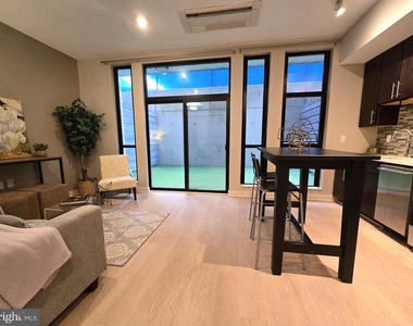 1320 Fenwick Lane - Photo Thumbnail 2