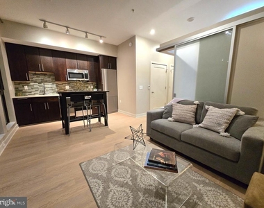 1320 Fenwick Lane - Photo Thumbnail 8