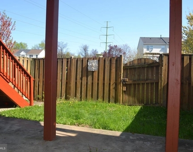 7104 Collinsworth Place - Photo Thumbnail 19