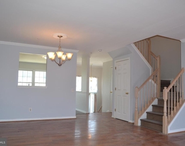 7104 Collinsworth Place - Photo Thumbnail 1