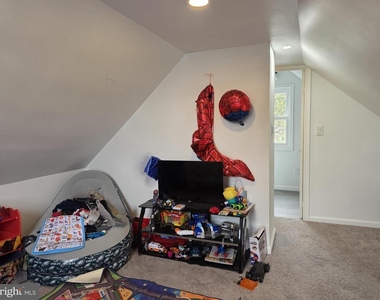 46 Lincoln Street - Photo Thumbnail 13