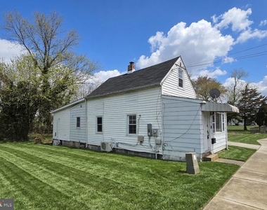 46 Lincoln Street - Photo Thumbnail 2