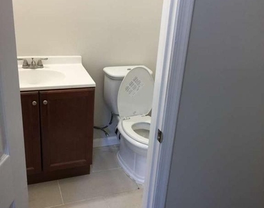 1335 T Street Se - Photo Thumbnail 3