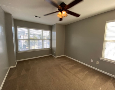 2810 Barrymore Street - Photo Thumbnail 25