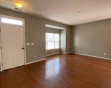 2810 Barrymore Street - Photo Thumbnail 2