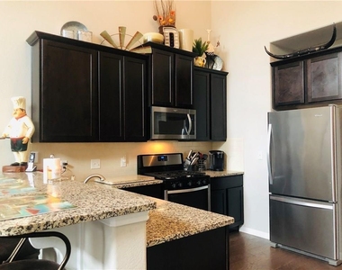 2304 S Lakeline Blvd - Photo Thumbnail 5