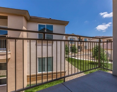 1201 W Whitestone Blvd - Photo Thumbnail 15