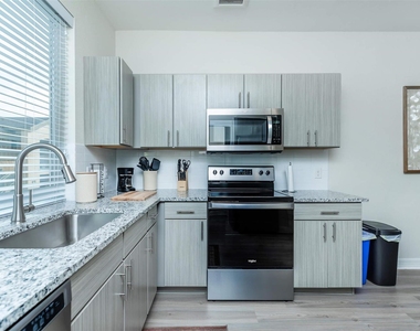 1201 W Whitestone Blvd - Photo Thumbnail 1
