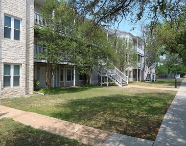3400 Speedway St - Photo Thumbnail 1