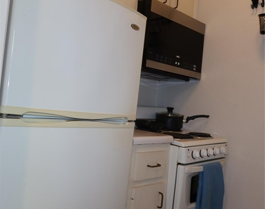 3400 Speedway St - Photo Thumbnail 10