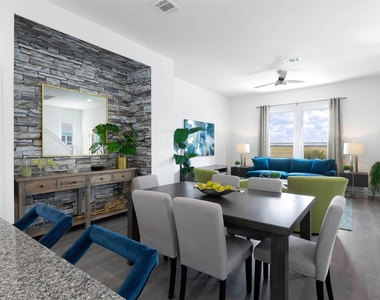 433 Leo Lane Ln - Photo Thumbnail 3