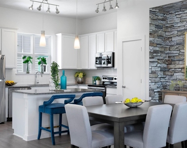433 Leo Lane Ln - Photo Thumbnail 4