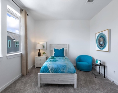 433 Leo Lane Ln - Photo Thumbnail 9