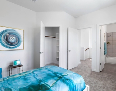 433 Leo Lane Ln - Photo Thumbnail 8