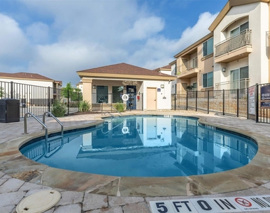 1201 W Whitestone Blvd Blvd - Photo Thumbnail 20