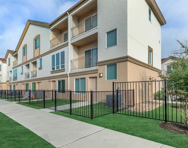 1201 W Whitestone Blvd Blvd - Photo Thumbnail 15