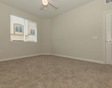 1201 W Whitestone Blvd Blvd - Photo Thumbnail 6