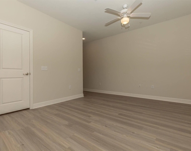 1201 W Whitestone Blvd Blvd - Photo Thumbnail 4