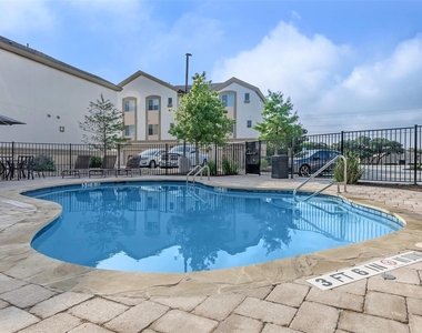 1201 W Whitestone Blvd Blvd - Photo Thumbnail 23