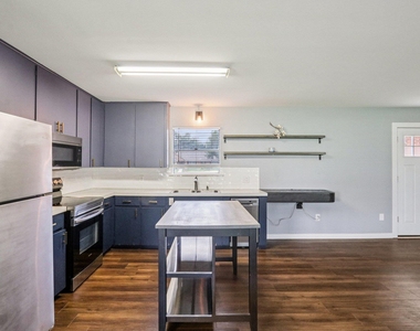 755 E Bellville St - Photo Thumbnail 13