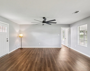 755 E Bellville St - Photo Thumbnail 10