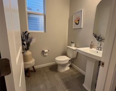 107 Hornbill Dr - Photo Thumbnail 3