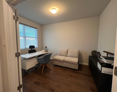 107 Hornbill Dr - Photo Thumbnail 1