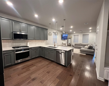 107 Hornbill Dr - Photo Thumbnail 5
