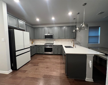 107 Hornbill Dr - Photo Thumbnail 4