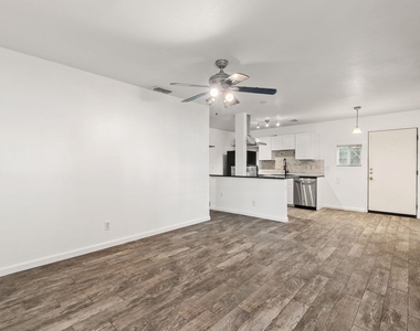 5803 Wellington Dr - Photo Thumbnail 2