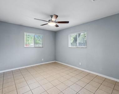 5803 Wellington Dr - Photo Thumbnail 6