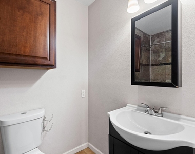 5803 Wellington Dr - Photo Thumbnail 9