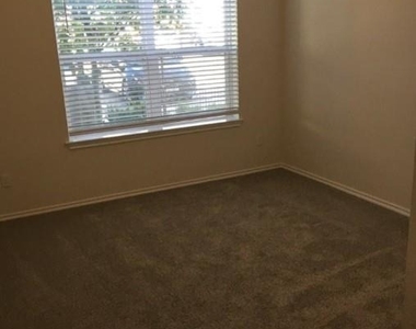 8601 Westgate Blvd - Photo Thumbnail 5