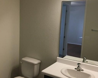 8601 Westgate Blvd - Photo Thumbnail 4