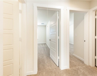 1848 Bonham Ln - Photo Thumbnail 16