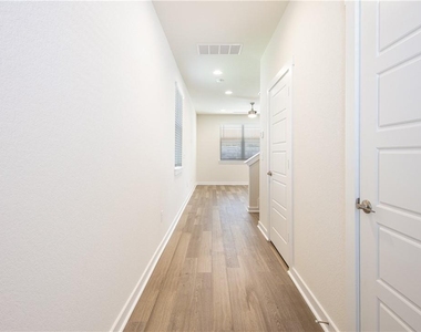 1848 Bonham Ln - Photo Thumbnail 3