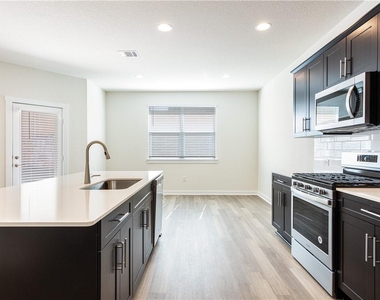 1848 Bonham Ln - Photo Thumbnail 6
