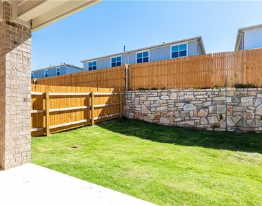 1848 Bonham Ln - Photo Thumbnail 24