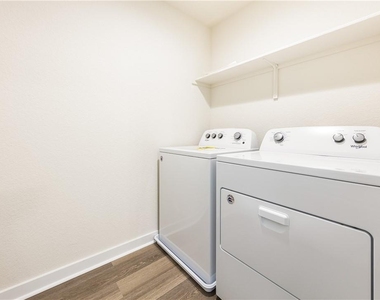 1848 Bonham Ln - Photo Thumbnail 19
