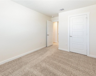 1848 Bonham Ln - Photo Thumbnail 18