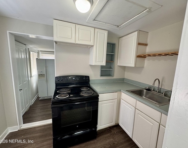3673 Randall Street - Photo Thumbnail 6