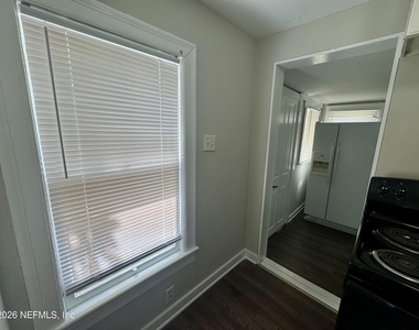 3673 Randall Street - Photo Thumbnail 7