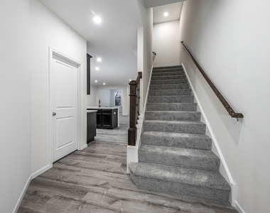 535 Watercress Drive - Photo Thumbnail 9