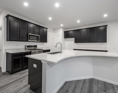535 Watercress Drive - Photo Thumbnail 3