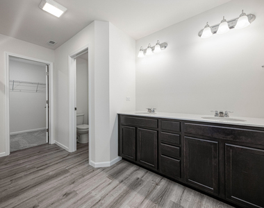 535 Watercress Drive - Photo Thumbnail 12