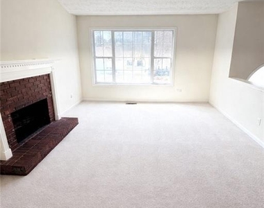 3165 Chandon Lane - Photo Thumbnail 2