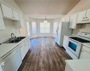3165 Chandon Lane - Photo Thumbnail 3