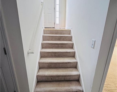 3165 Chandon Lane - Photo Thumbnail 9